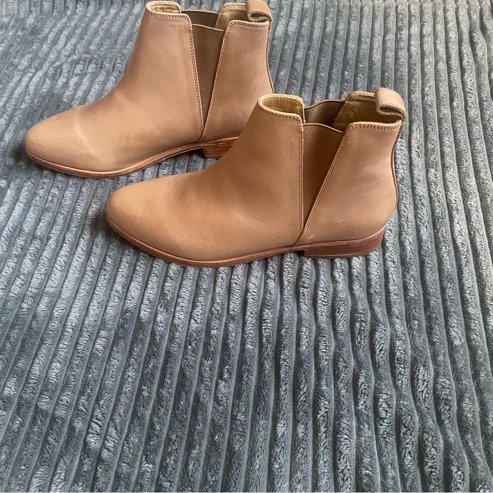 Nisolo Eva Everyday Chelsea Boots Size 8.5 Almond Brown Leather